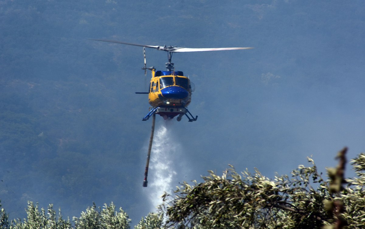 Μεγάλη φωτιά στο Χελιδόνι Αρχαίας Ολυμπίας – Εκκενώσεις 5 οικισμών