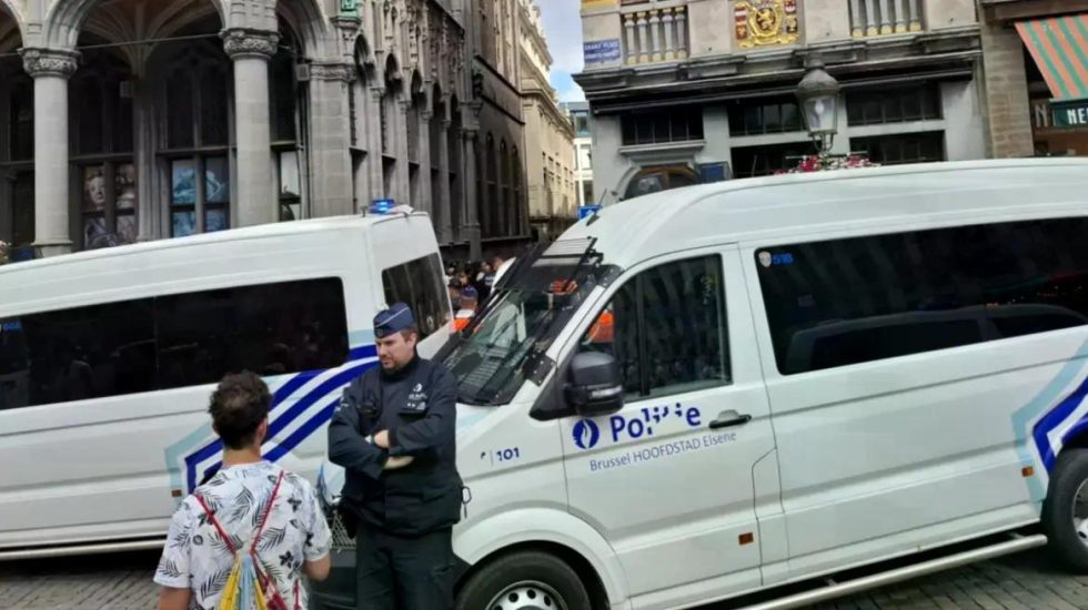 Έγιναν 30 προσαγωγές οπαδών της ΑΕΚ στις Βρυξέλλες, ελεύθεροι μετά το ματς