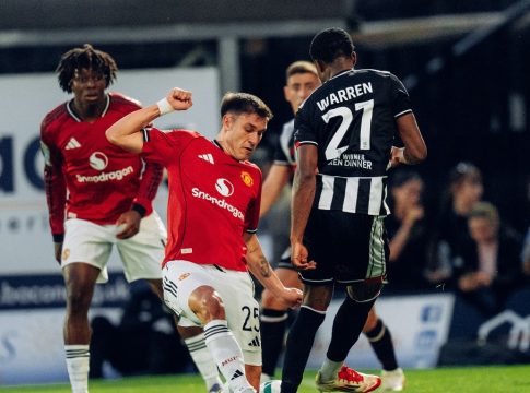 Μέγα κάζο για τη Μαν. Γιουνάιτεντ: Εκτός Carabao Cup από την Γκρίμσμπι (2-2 κ.δ, 12-11 πεν)
