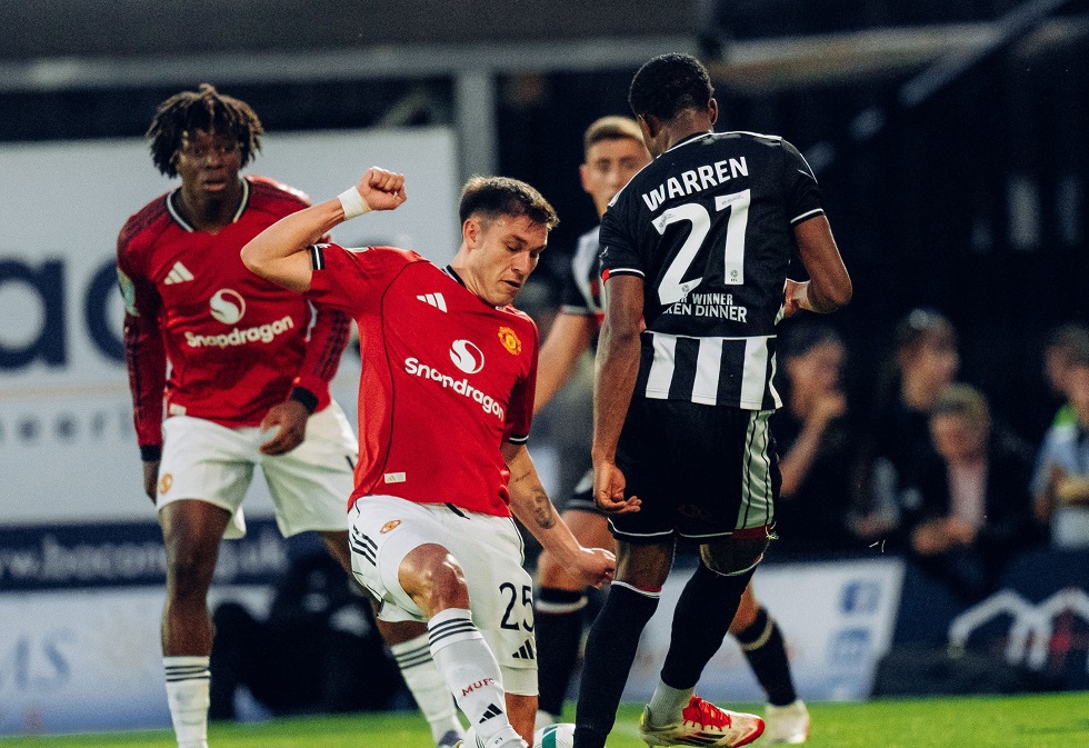 Μέγα κάζο για τη Μαν. Γιουνάιτεντ: Εκτός Carabao Cup από την Γκρίμσμπι (2-2 κ.δ, 12-11 πεν)