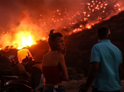 Φωτιά στην Κερατέα: «Έτρεχε» με ένα χλμ. την ώρα – Τι είδαν οι δορυφόροι – Ερευνητής αναλύει τα στοιχεία
