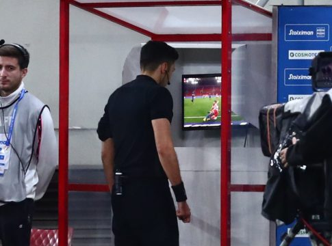 Οι τρεις εκκρεμότητες στη διαιτησία και στο VAR