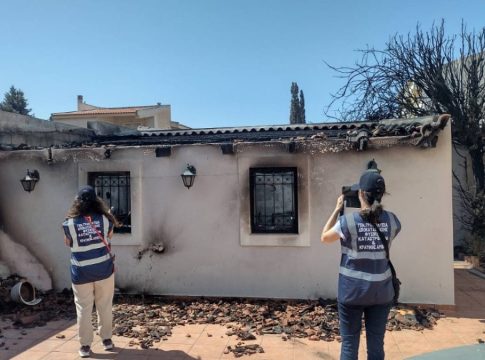 Συνεχίζεται η καταγραφή των ζημιών από τις φωτιές στην Αχαΐα – 47 αυτοψίες με 7 κόκκινα και 36 κίτρινα κτιρία