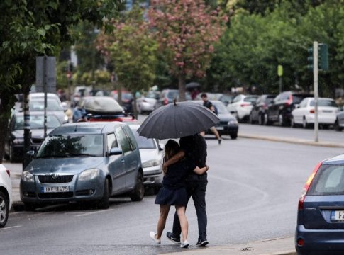 Καιρός: Σε ποιες περιοχές θα σημειωθούν καταιγίδες – Τοπικές βροχές και στην Αττική