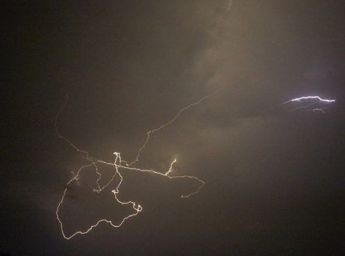 Καιρός: Έρχεται κύμα κακοκαιρίας με καταιγίδες και ισχυρούς ανέμους