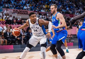 Ελλάδα – Ιταλία 75-66: «Οδοστρωτήρας» Γιάννης παρέσυρε την «σκουάντρα ατζούρα»