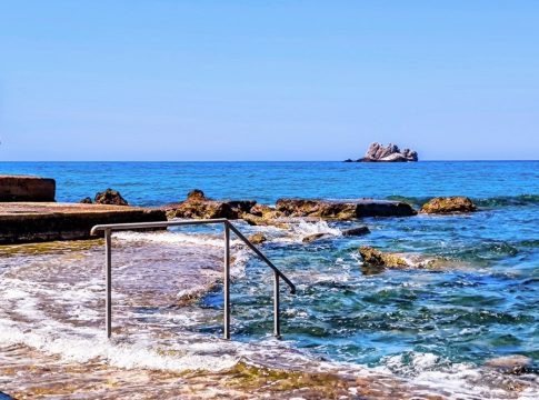 Καιρός: Η τάση μέχρι τον Δεκαπενταύγουστο – Η πρόβλεψη για την πιθανότητα ενός νέου κύματος καύσωνα