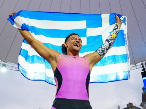 Air Manolo και Boss: H παγκόσμια αποθέωση για τον Eμμανουήλ Καραλή (pics)