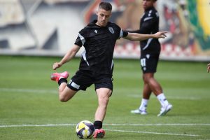 A Bola: «Στα ραντάρ της Σπόρτινγκ ο Κωνσταντέλιας – Δεν προτίθεται να τον πουλήσει ο ΠΑΟΚ»