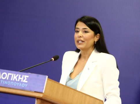 Τροχαίο για την Αφροδίτη Λατινοπούλου – Τραυματίστηκε ελαφρά – Συνελήφθη 35χρονος που την τράκαρε και διέφυγε