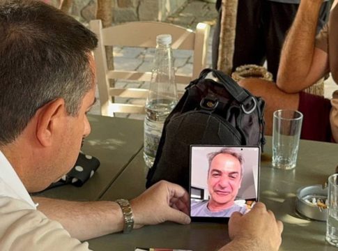 Βιντεοκλήση Μηταράκη σε Μητσοτάκη από τη Βολισσό – Γελάνε πλέον μαζί τους στα καφενεία, «κυβέρνηση ανίκανων και διεφθαρμένων»