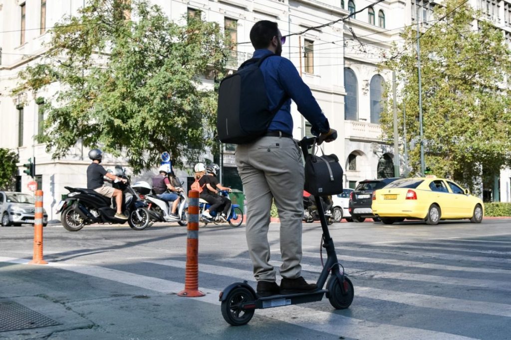 Θεσσαλονίκη: Παραβάσεις από χρήστες ηλεκτρικών πατινιών που ξεπερνούν κάθε φαντασία – «Τσουχτερά» πρόστιμα