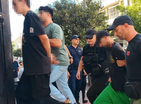 Άλλαξαν τις αρχικές τους καταθέσεις οι δύο κατηγορούμενοι για εμπρησμό – «Είχαμε πάει να δούμε τη φωτιά»