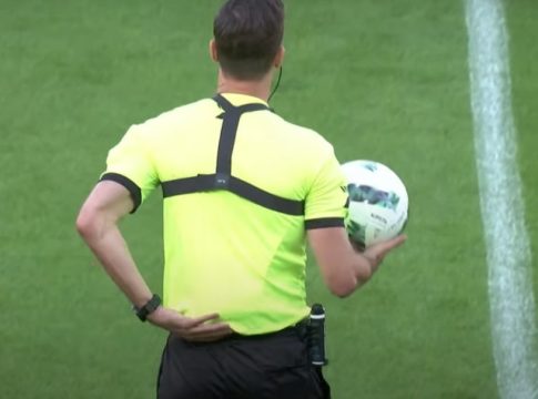 Premier League: Όλοι στηρίζουν την κάμερα σώματος διαιτητή
