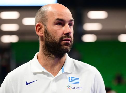 Εθνική Ελλάδος: Έσβησε τούρτα για τα γενέθλια του ο Σπανούλης – Η ευχή του ομοσπονδιακού τεχνικού (vid)