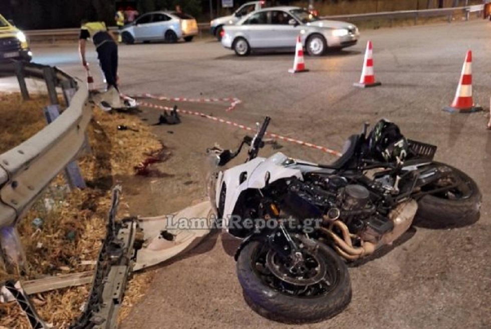 Νεκρή 32χρονη σε τροχαίο στην Αταλάντη – Αυτοκίνητο παραβίασε STOP και έπεσε πάνω στη μηχανή της