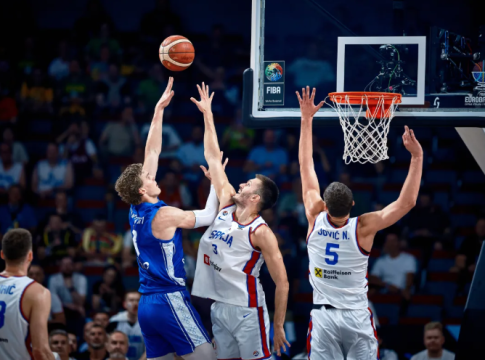 Σερβία – Φινλανδία 86-92: Παναγία μου κάτι… λύκοι, πέταξαν έξω τους «πλάβι» και έφυγαν για τους «8»