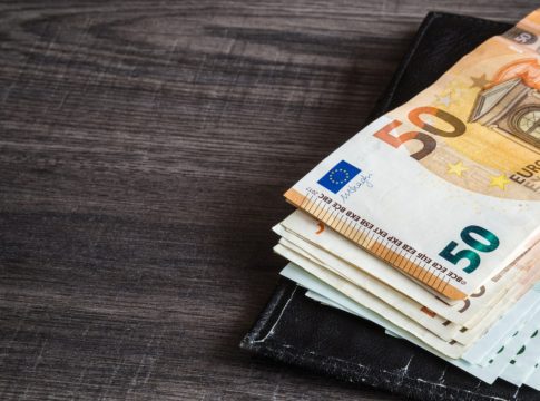 Δήθεν λογίστρια απέσπασε από ηλικιωμένη χρήματα και τιμαλφή αξίας 190.000 ευρώ – Πώς την εξαπάτησε