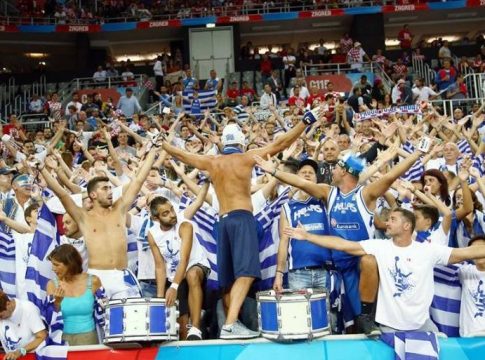 Ελλάδα – Τουρκία: Ξεκίνησαν τα πρώτα «γαλανόλευκα» τσάρτερ για Ρίγα – Πάνω από 1.500 Έλληνες στην Λετονία