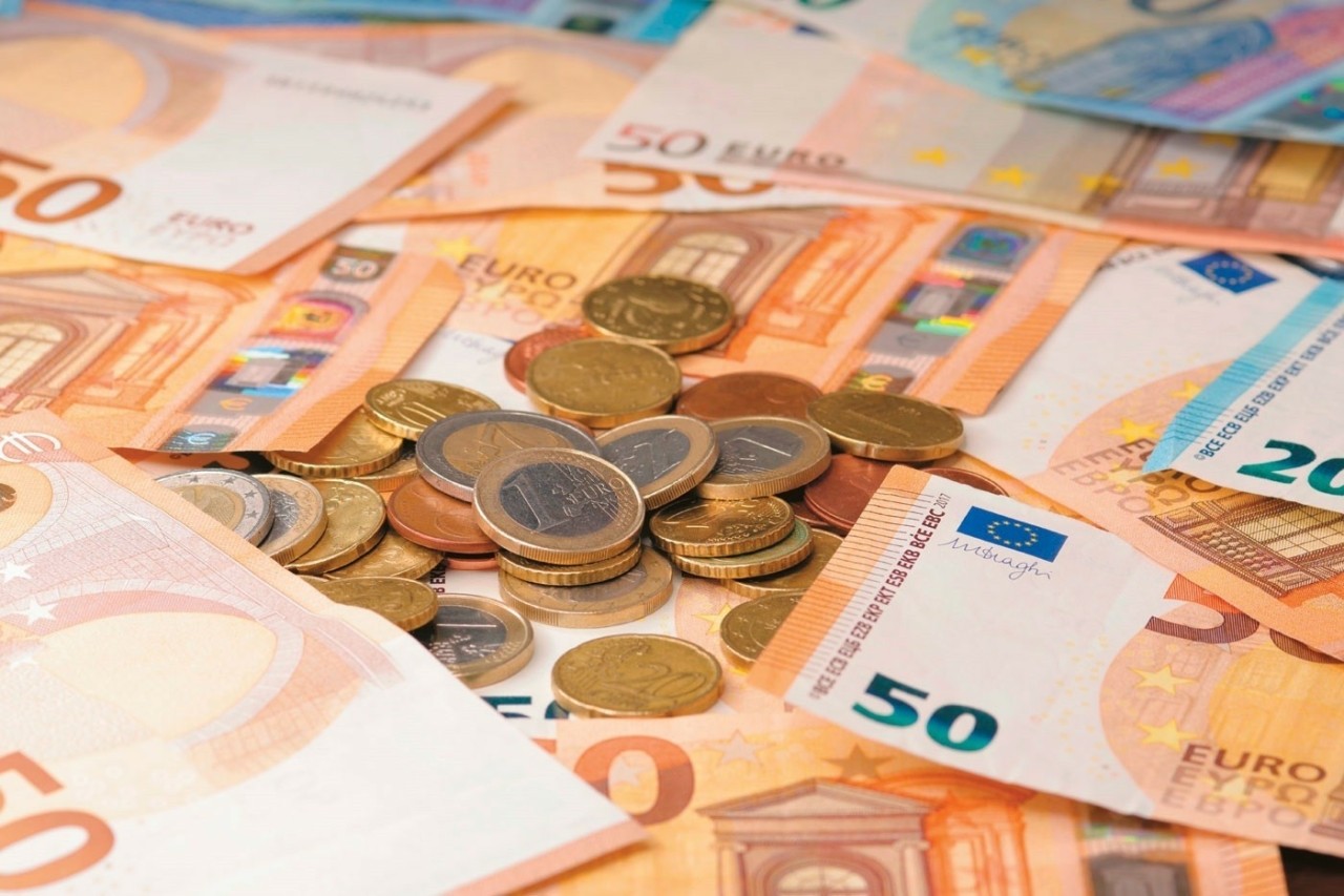 Έκτακτο επίδομα 250 ευρώ το Νοέμβρη χωρίς αίτηση – Αυτοί θα δουν λεφτά στους λογαριασμούς τους