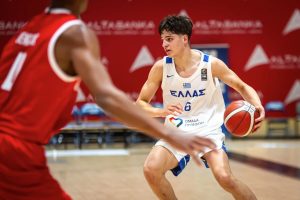 Νικόλας Σερμπέζης: Ποιος είναι ο 18χρονος Έλληνας που έκανε ντεμπούτο με την Μπάγερν