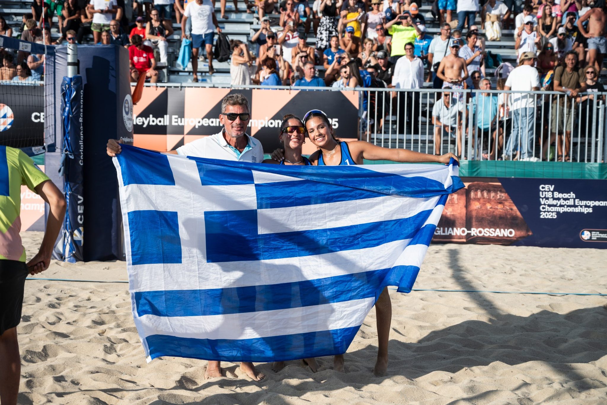 Πρωταθλήτριες Ευρώπης Κ18 στο μπιτς βόλεϊ οι Ελένη Αλεξόγλου και Μυρτώ Πασχαλάκη (pics, vid)