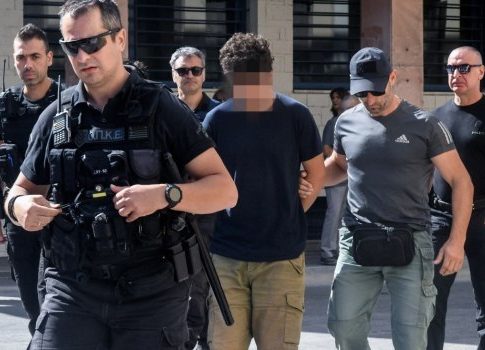 Πάτρα: «Πήγα να βοηθήσω στη φωτιά και βρέθηκα στη φυλακή» – Τι είπαν οι δύο νεαροί αφότου αφέθησαν ελεύθεροι