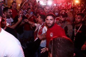 «Κλικ» από την αποθεωτική υποδοχή του Ποντένσε (pics+vid)