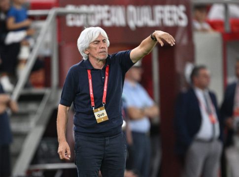 Αποθέωση των Σέρβων σε Γιοβάνοβιτς: «Ελλάδα που παίζει ποδόσφαιρο για να… γλείφεις τα δάχτυλά σου»