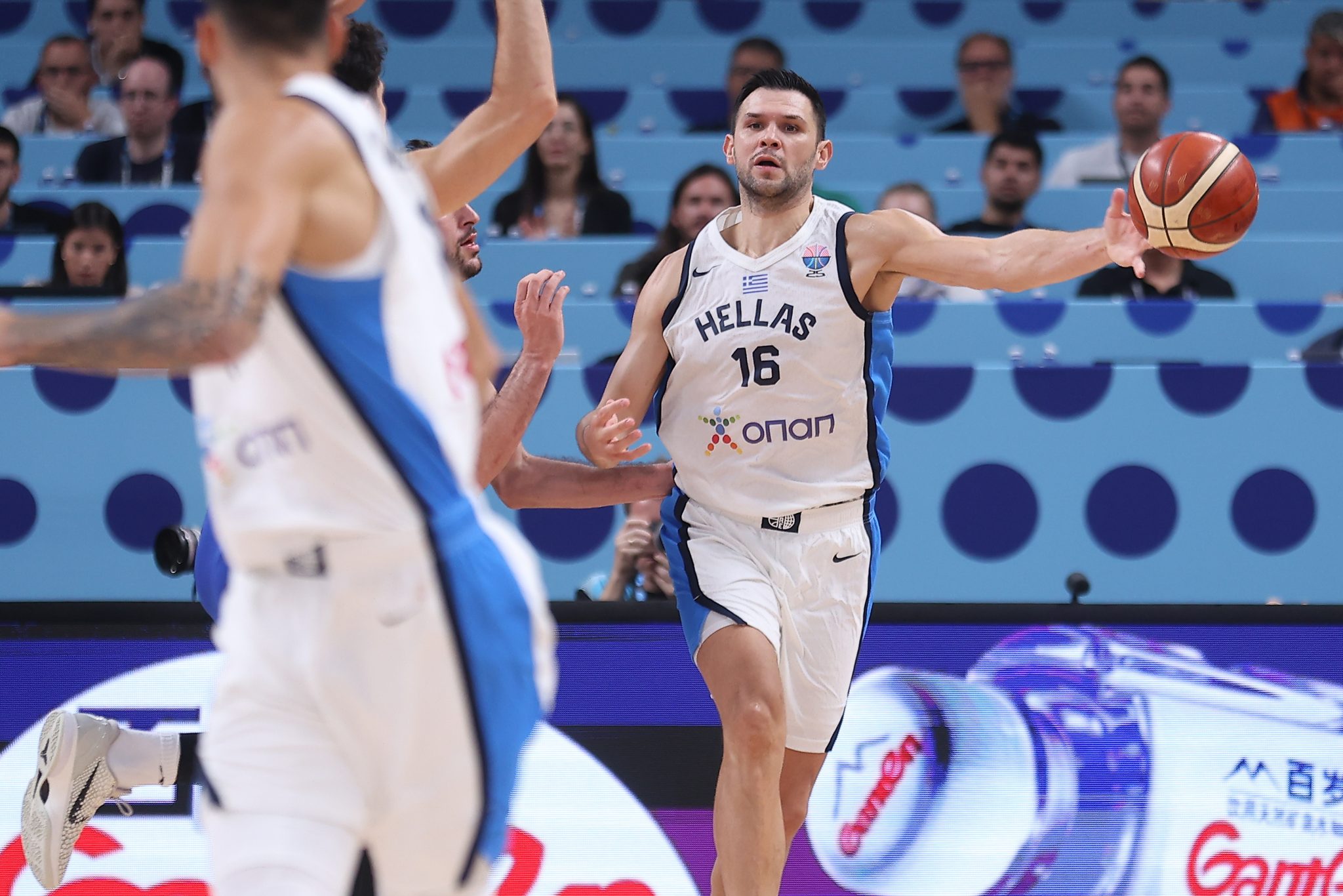 Κώστας Παπανικολάου: Ο «εφιάλτης» των NBAers στο Eurobasket 2025 (vids)
