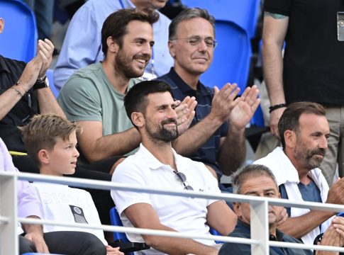 Επικό βίντεο: Ο Τζόκοβιτς μίλησε σερβικά με Ελληνίδα και της ζήτησε να τηλεφωνήσει στον σύζυγό της (vid)