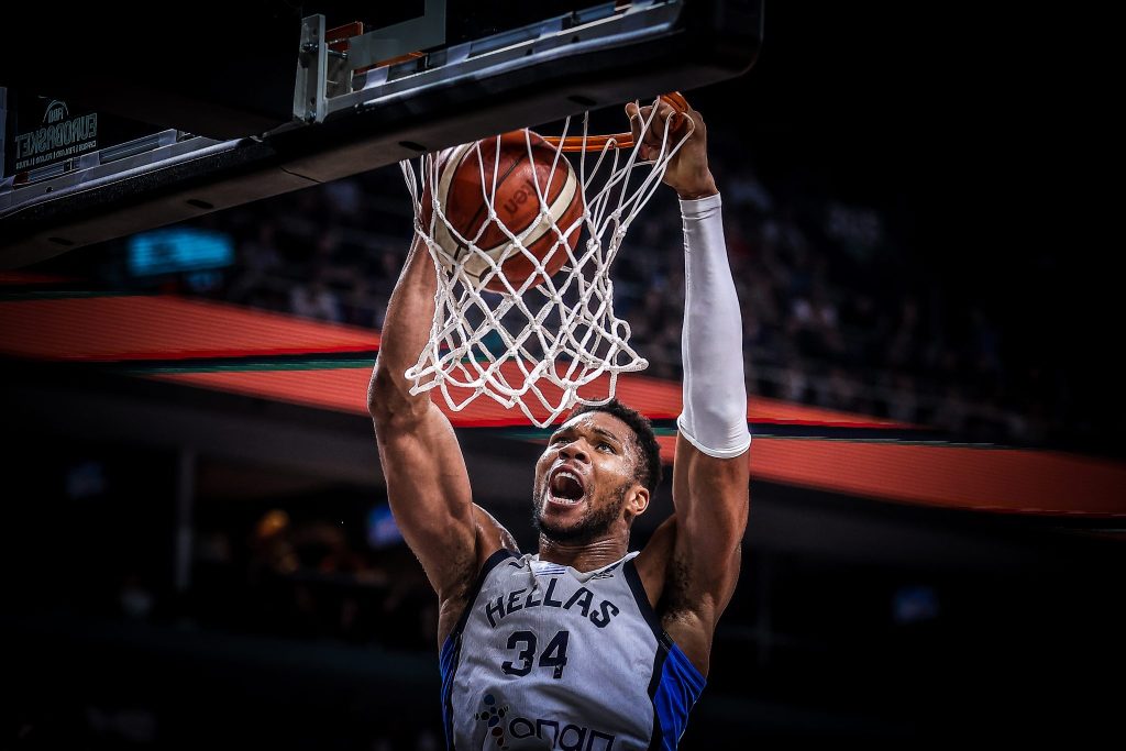 Εκπληκτικό βίντεο-αφιέρωμα της FIBA με τα highlights του Γιάννη στο Eurobasket 2025 (vid)