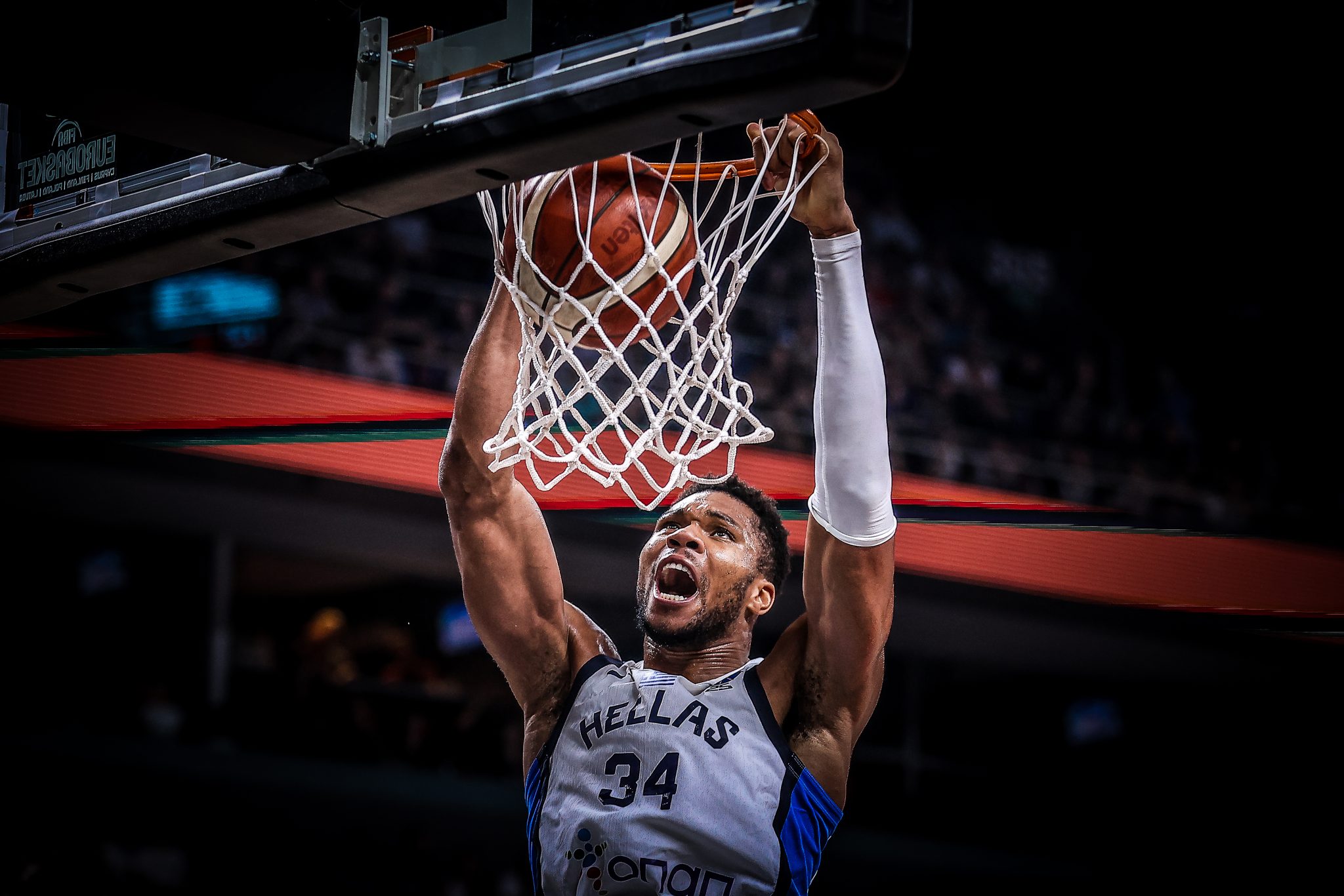 Εκπληκτικό βίντεο-αφιέρωμα της FIBA με τα highlights του Γιάννη στο Eurobasket 2025 (vid)