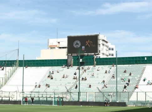 Οργή στη Λεωφόρο για Αλαφούζο: Συνθήματα σε βάρος του ιδιοκτήτη