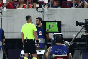 Ο λόγος που η κόκκινη του Ταρέμι έγινε κίτρινη μέσω VAR (pic, vid)