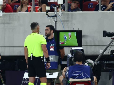 Ο λόγος που η κόκκινη του Ταρέμι έγινε κίτρινη μέσω VAR