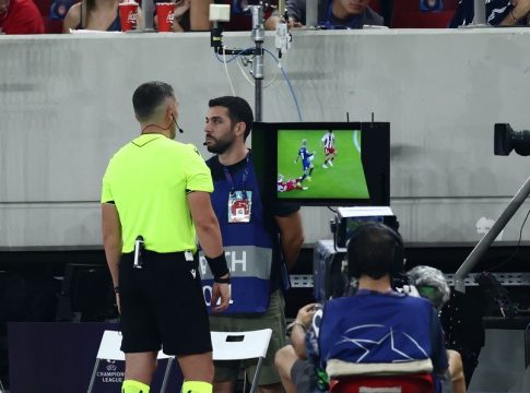 Το VAR έσωσε τον Κόβακς (vid)