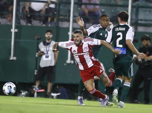 Σπάθας για τη διαιτησία στο ντέρμπι: «Κόκκινη σε Μπακασέτα, προστάτης του Καλάμπρια ο διαιτητής»