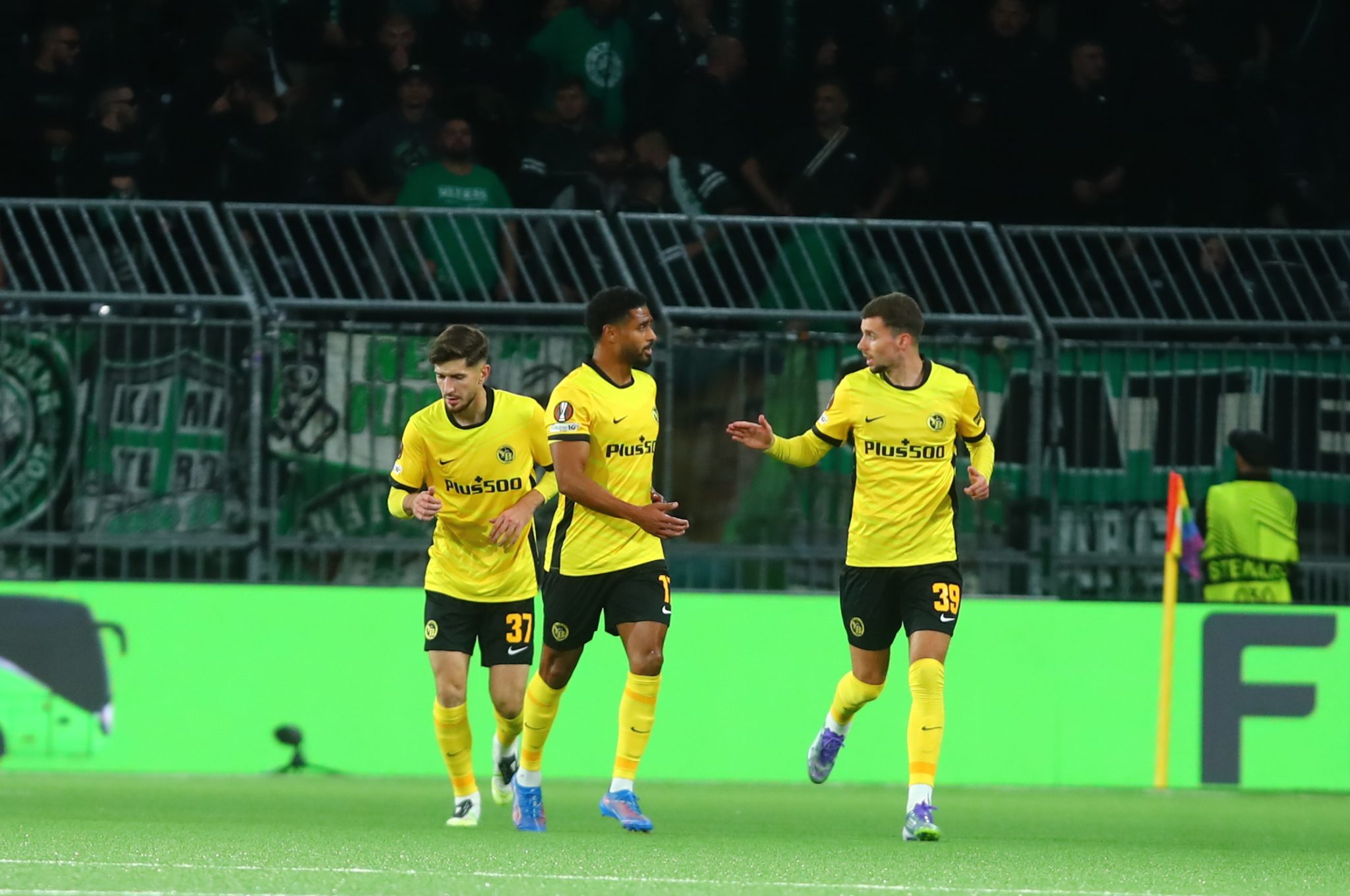 Βγήκε στο… πουθενά ο Λαφόντ: Μείωσε σε 3-1 η Γιουνγκ Μπόις (vids)
