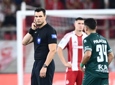 Απίθανα πράγματα με το VAR στο Καραϊσκάκη! 14 λεπτά διακοπή…