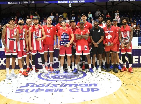 «Ερυθρόλευκα» τα πρώτα τρία Σούπερ Καπ της σεζόν (pics)