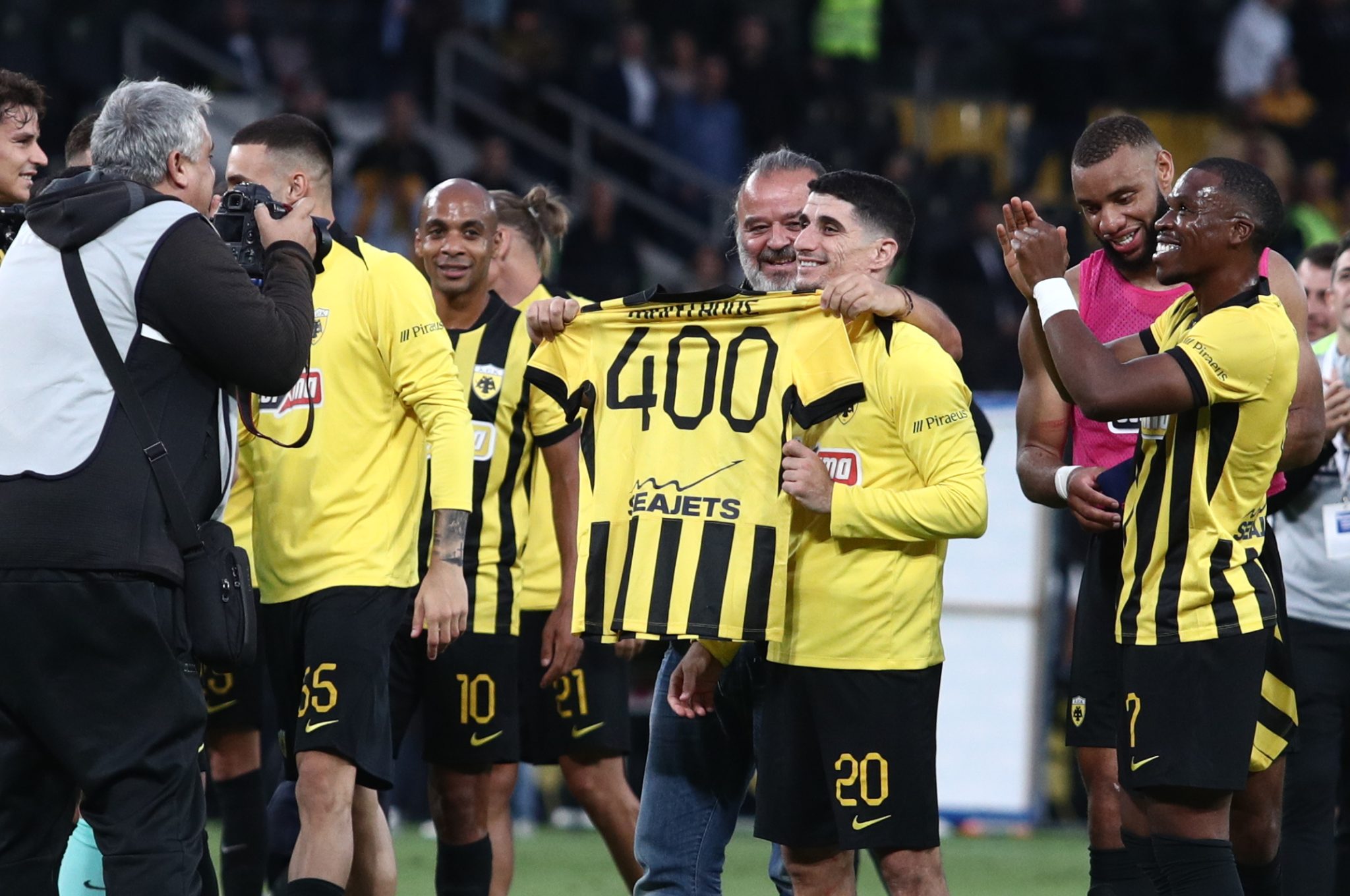 ΑΕΚ: Σόου Ηλιόπουλου με Μάνταλο (vid)