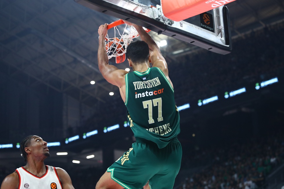 Εντυπωσιακό alley-oop κάρφωμα του Γιούρτσεβεν μετά από πάσα του Σλούκα (vid)