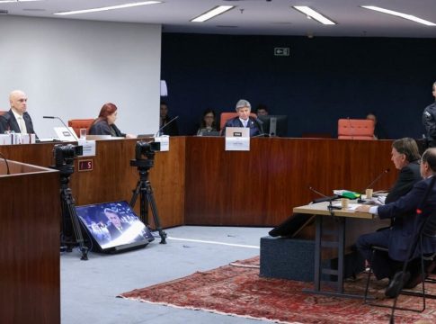 Βραζιλία: Στο εδώλιο ο Μπολσονάρο για απόπειρα πραξικοπήματος – Κινδυνεύει μέχρι και με 43 χρόνια κάθειρξη