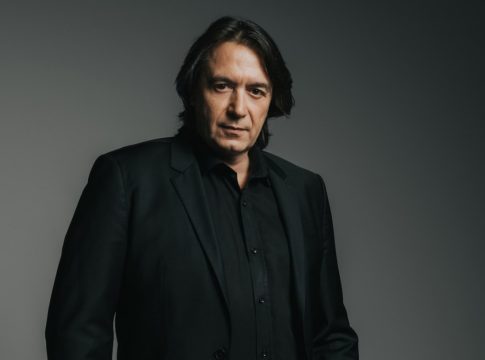 Γιάννης Κότσιρας: Μία μοναδική συναυλία στην Πλατεία Αριστοτέλους στη Θεσσαλονίκη