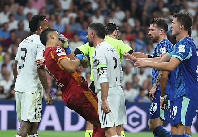 UEFA: Δύο αγωνιστικές στον Καρβαχάλ μετά την κόκκινη στο Champions League