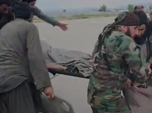 Σεισμός στο Αφγανιστάν: Χάος μετά τα 6 Ρίχτερ – Πάνω από 600 νεκροί, μετ΄ εμποδίων οι επιχειρήσεις διάσωσης (pics, vids)