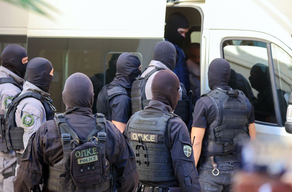 Κρητική μαφία: «Σπάει» τη σιωπή του ο εμπλεκόμενος κληρικός – Τι λέει για το ροζ βίντεο