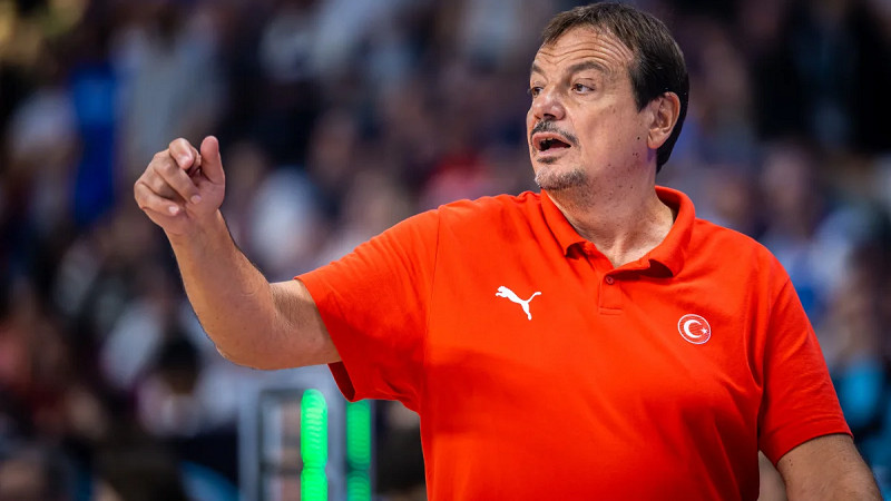 Αταμάν: «Δεν ύψωσα τις γροθιές μου από σεβασμό στους φίλους μου στην Ελλάδα, αυτός που έγραψε «κανένα έλεος», απολύθηκε»