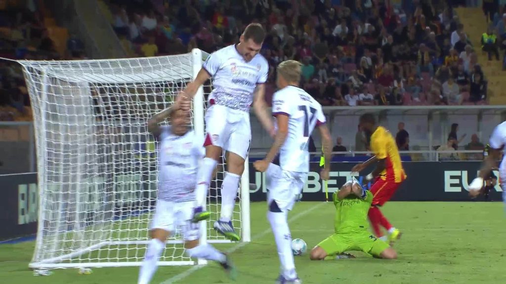 Λέτσε – Κάλιαρι 1-2: Ανατροπή με «διπλό» Μπελότι